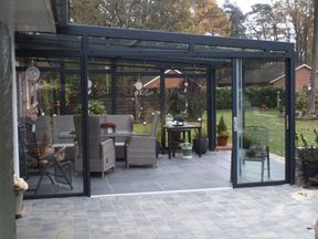 Terrassenüberdachung mit Glasschiebetür