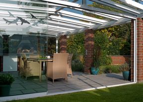 Terrassenüberdachung mit Glasschiebetür
