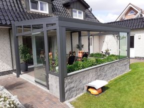 Terrassenüberdachung mit Glasschiebetür