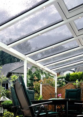 Terrassenüberdachung mit moderne Beleuchtung