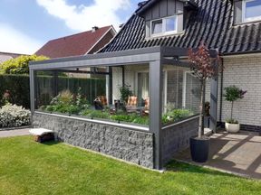 Terrassenüberdachung mit Glasschiebetür