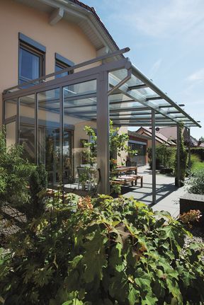 Terrassenüberdachung mit vorgehängte Rinne
